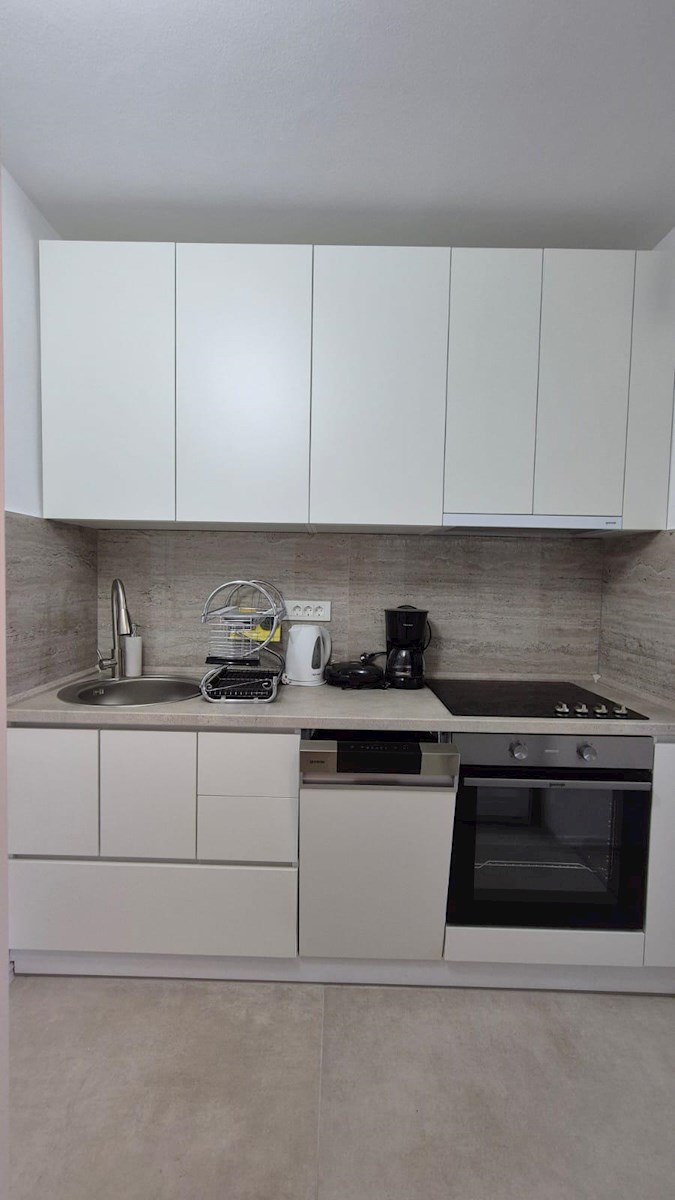 Immobili Istria, vendo appartamento, Novigrad, Mareda