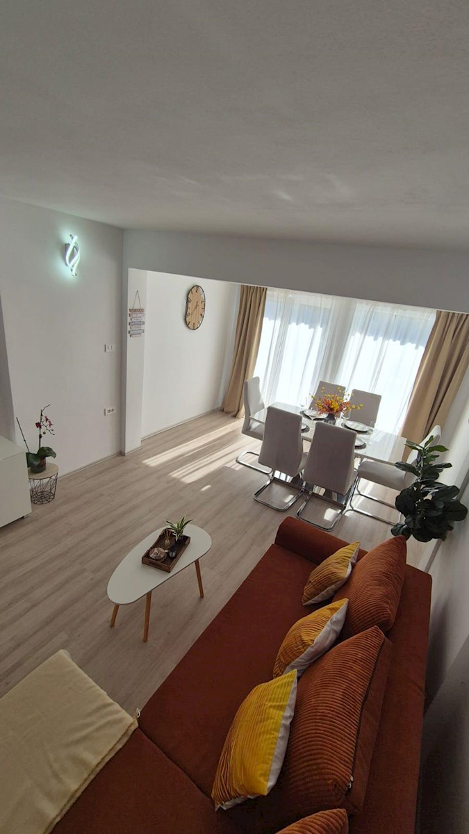 Immobili Istria, vendo appartamento, Novigrad, Mareda