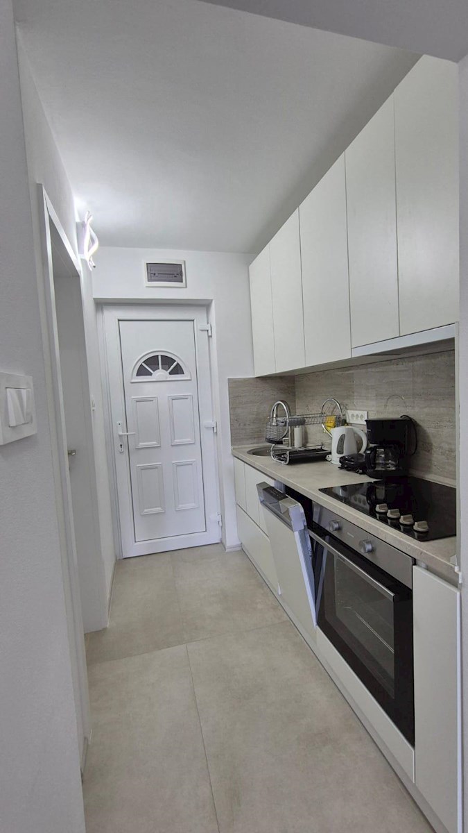 Immobili Istria, vendo appartamento, Novigrad, Mareda