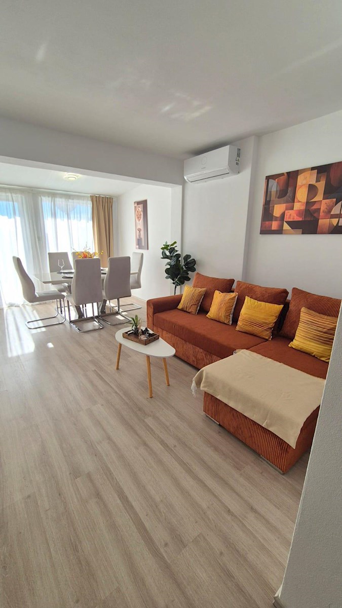 Immobili Istria, vendo appartamento, Novigrad, Mareda