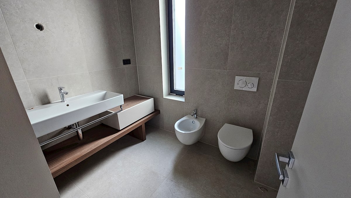 Immobili Istria, vendo appartamento, dintorni Umag-Umago