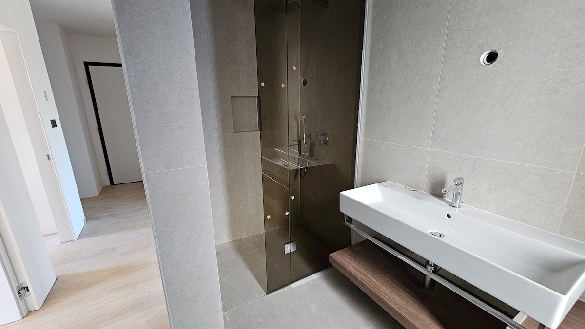 Immobili Istria, vendo appartamento, dintorni Umag-Umago