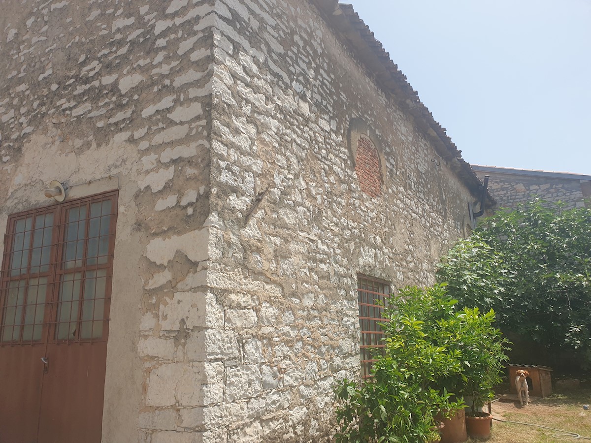 Immobili Istria, vendo casa di pietra, dintorni Umag-Umago