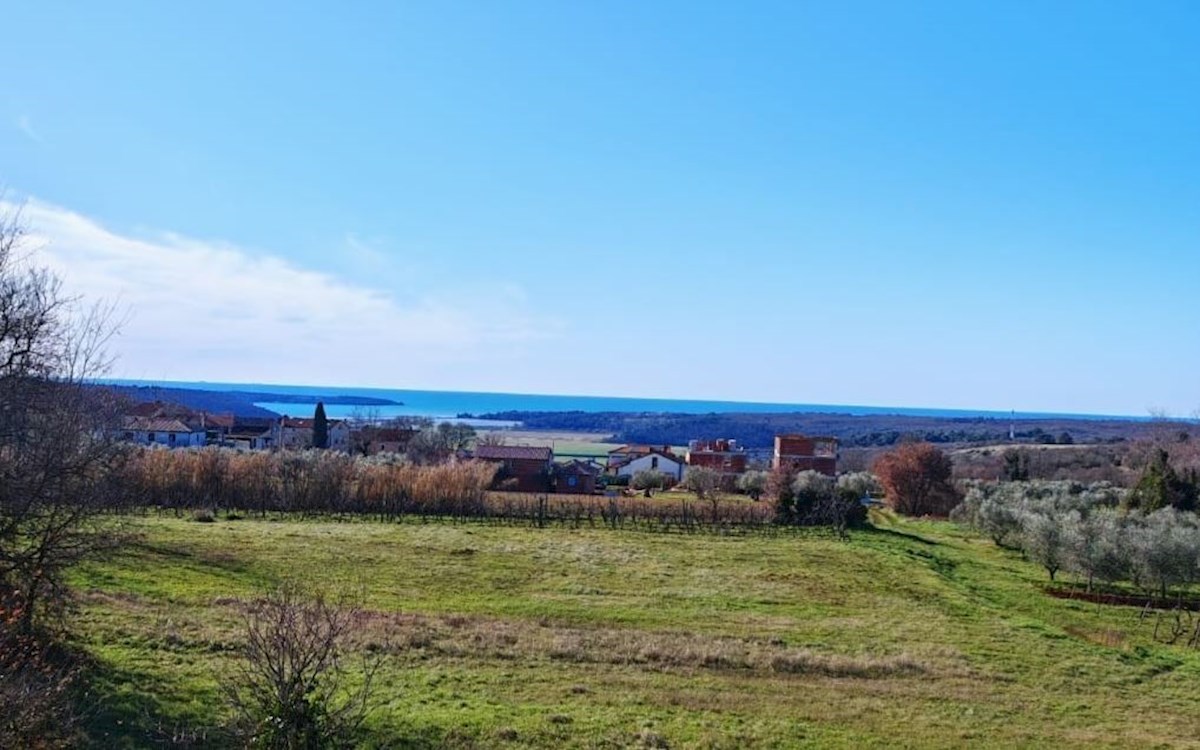 Casa moderna con piscina, sauna e vista mare