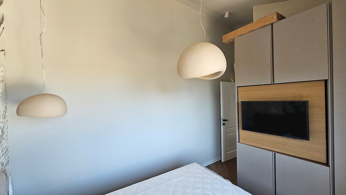 Casa moderna con piscina, sauna e vista mare