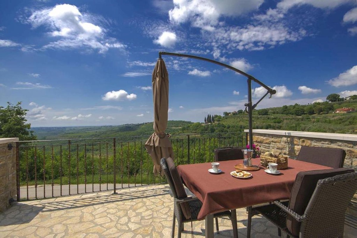 Immobili Istria, vendo casa di pietra, dintorni Buje