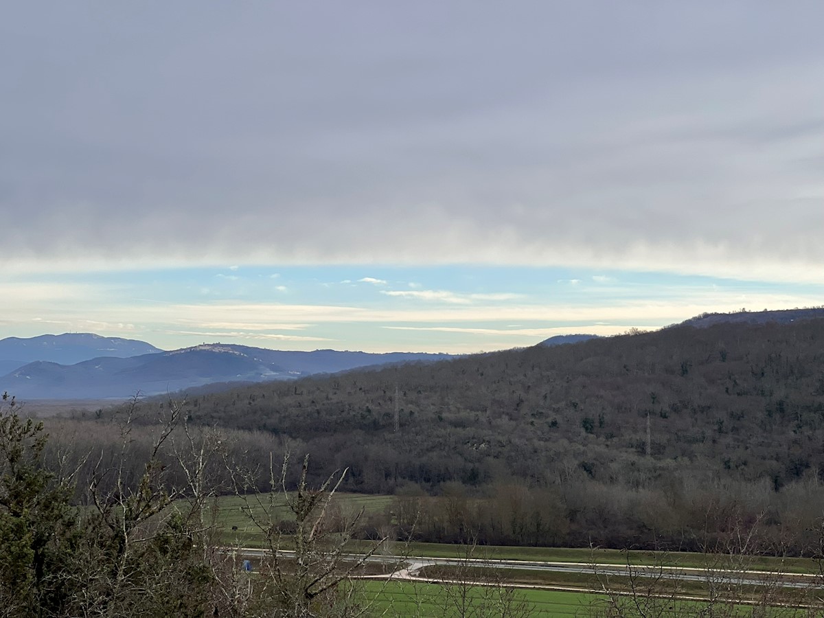 Immobili Istria, vendo terreno agricolo, dintorni Buje