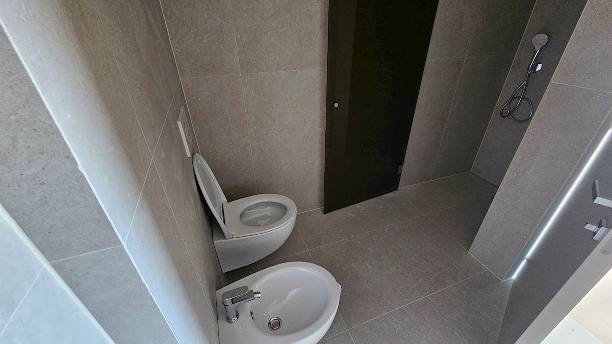 Immobili Istria, vendo appartamento, dintorni Umag-Umago