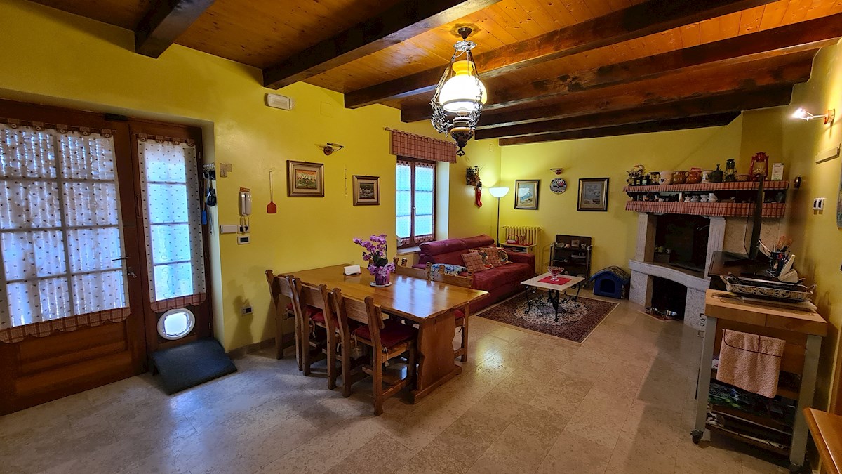 Immobili Istria, vendo casa di pietra, dintorni Buje-Buie