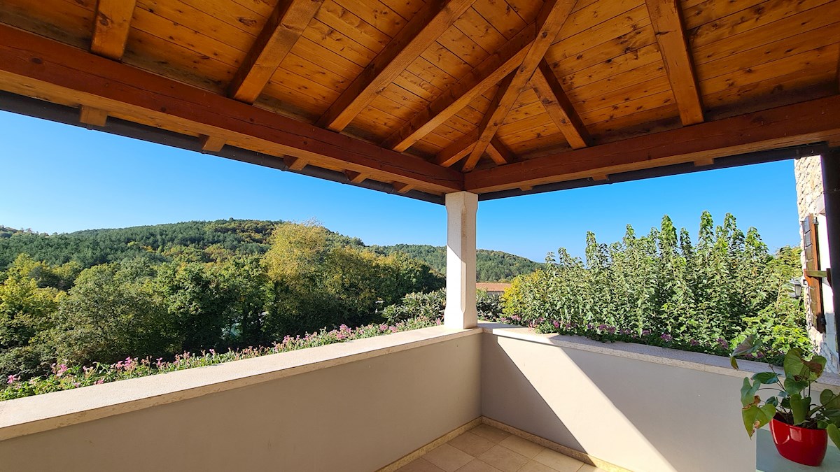 Immobili Istria, vendo casa di pietra, dintorni Buje-Buie