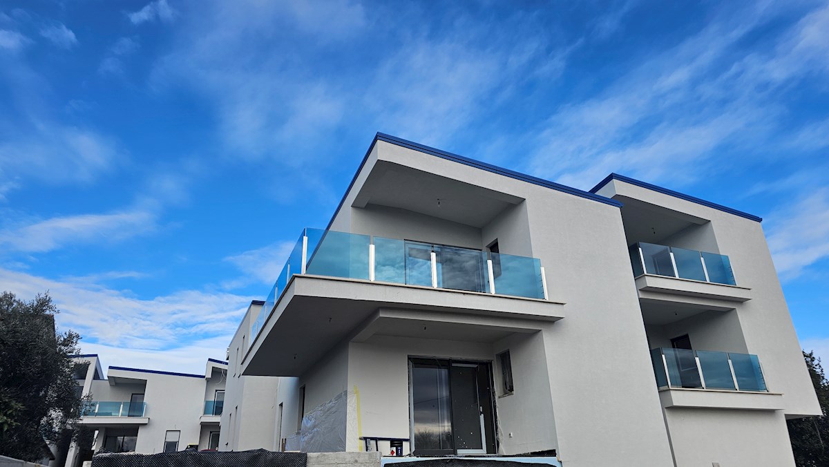 Immobili Istria, vendo apartamento moderno vicino il mare, dintorni Umag-Umago