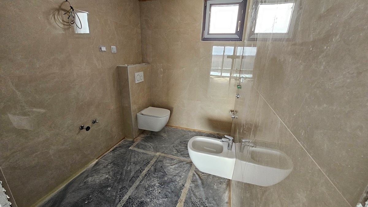 Immobili Istria, vendo apartamento moderno vicino il mare, dintorni Umag-Umago