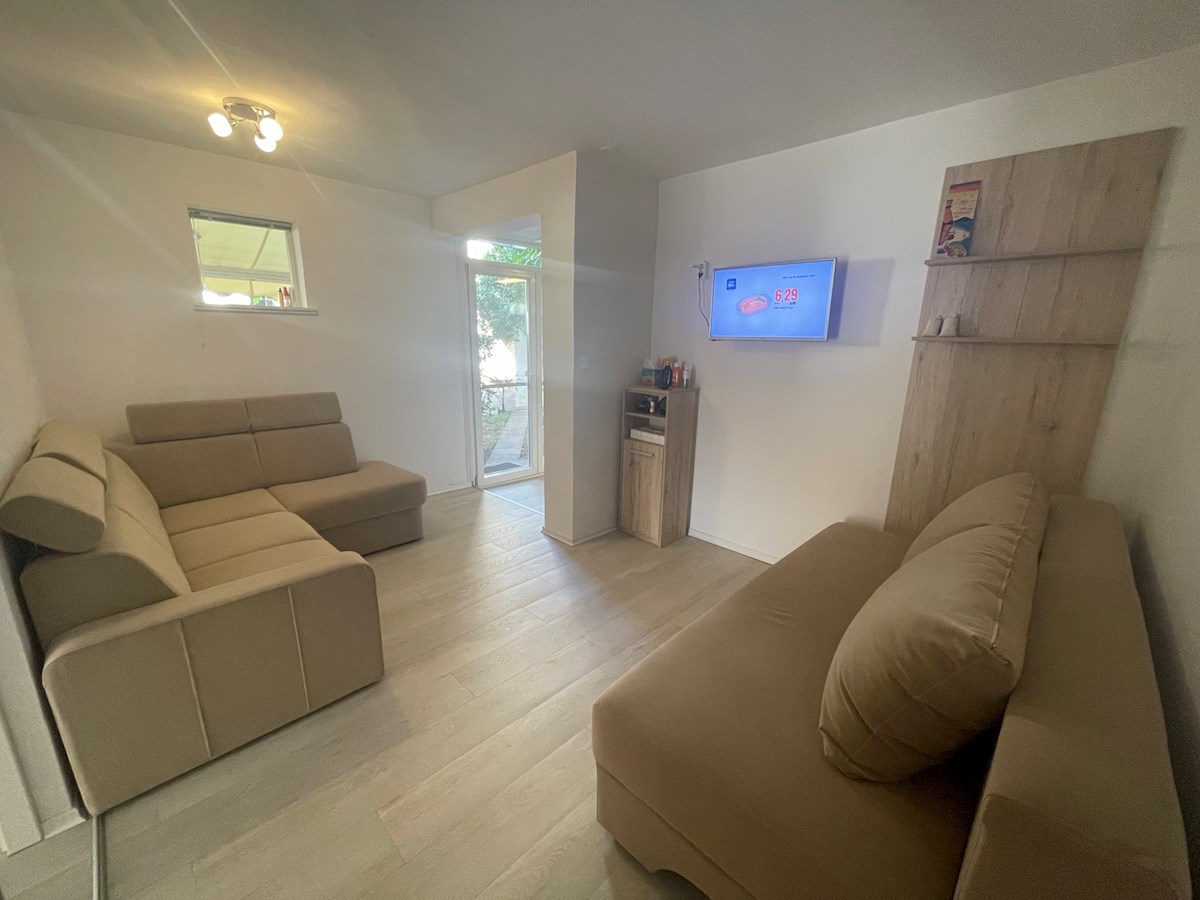 Immobili Istria, vendo appartamento, Novigrad, Mareda