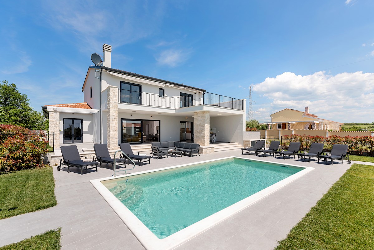 Villa di lusso con piscina a Brtonigla – Un sogno mediterraneo tra verde e mare