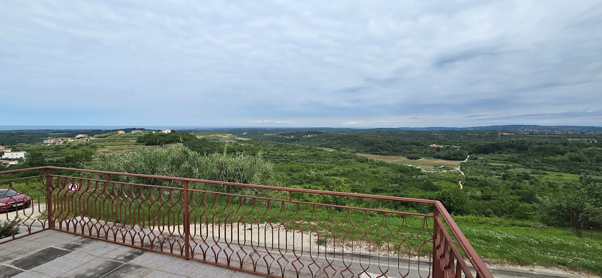 Immobili Istria, casa con bella vista e potenziale, Buje-Buie