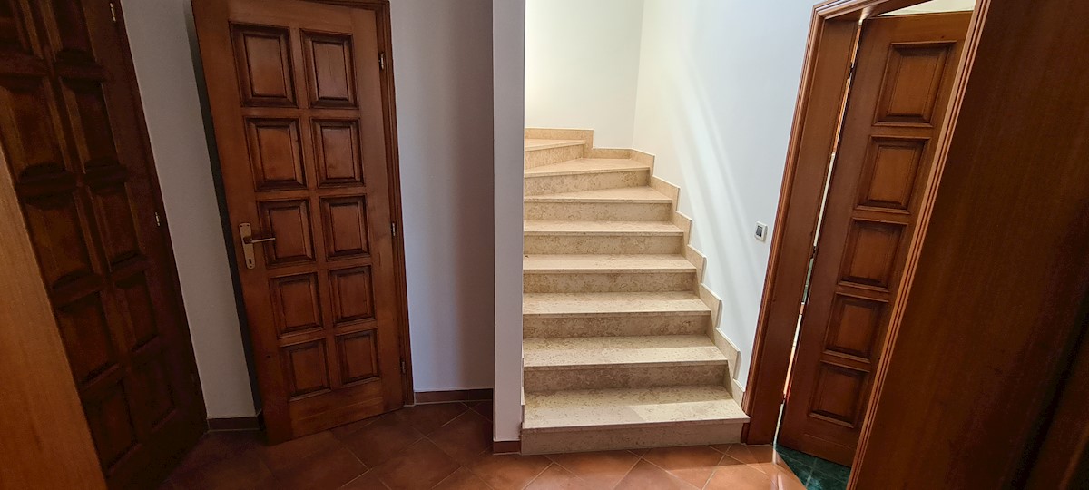 Immobili Istria, vendo casa di pietra, dintorni Poreč-Parenzo