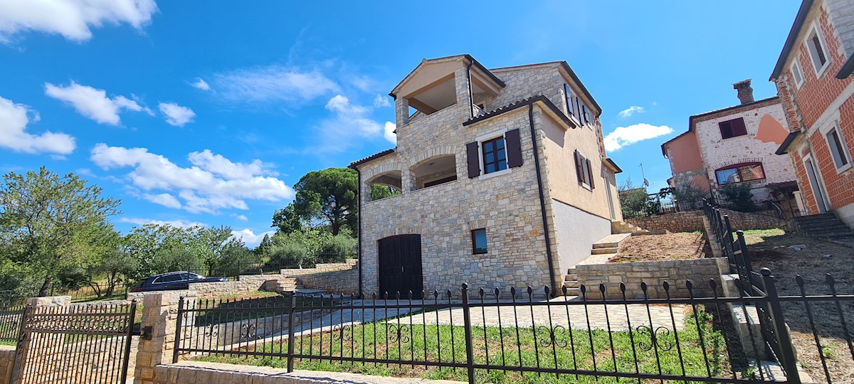 Immobili Istria, vendo casa di pietra, dintorni Poreč-Parenzo