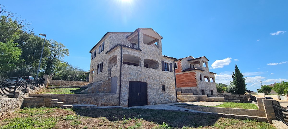 Immobili Istria, vendo casa di pietra, dintorni Poreč-Parenzo