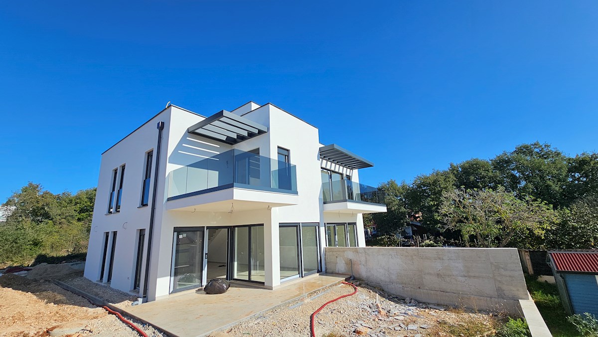 Immobili di lusso Istria, vendo casa vicino al mare, Novigrad-Cittanova, dintorni