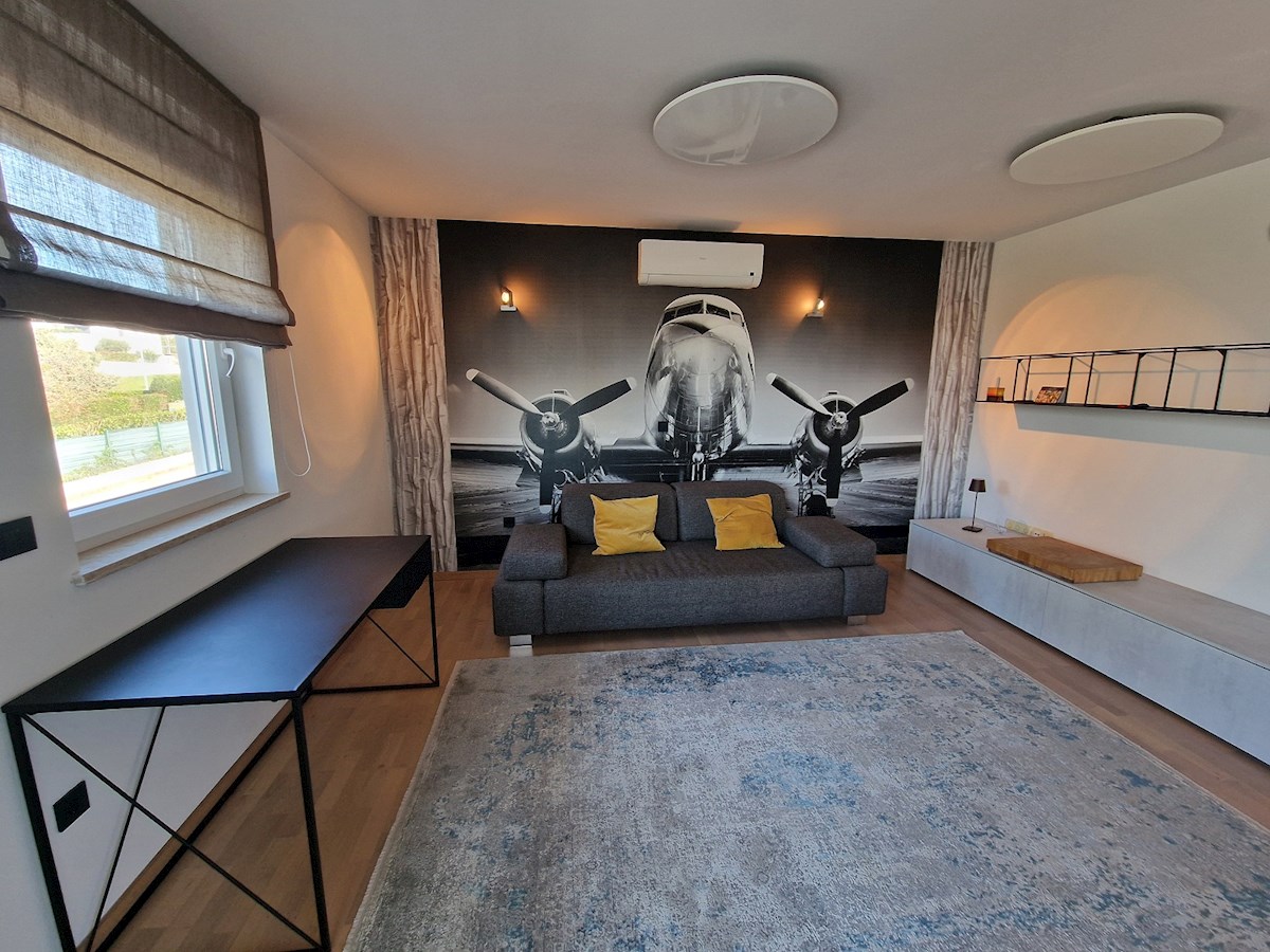 Immobili Istria, vendo appartamento con terrazzo sul tetto, Novigrad-Cittanova