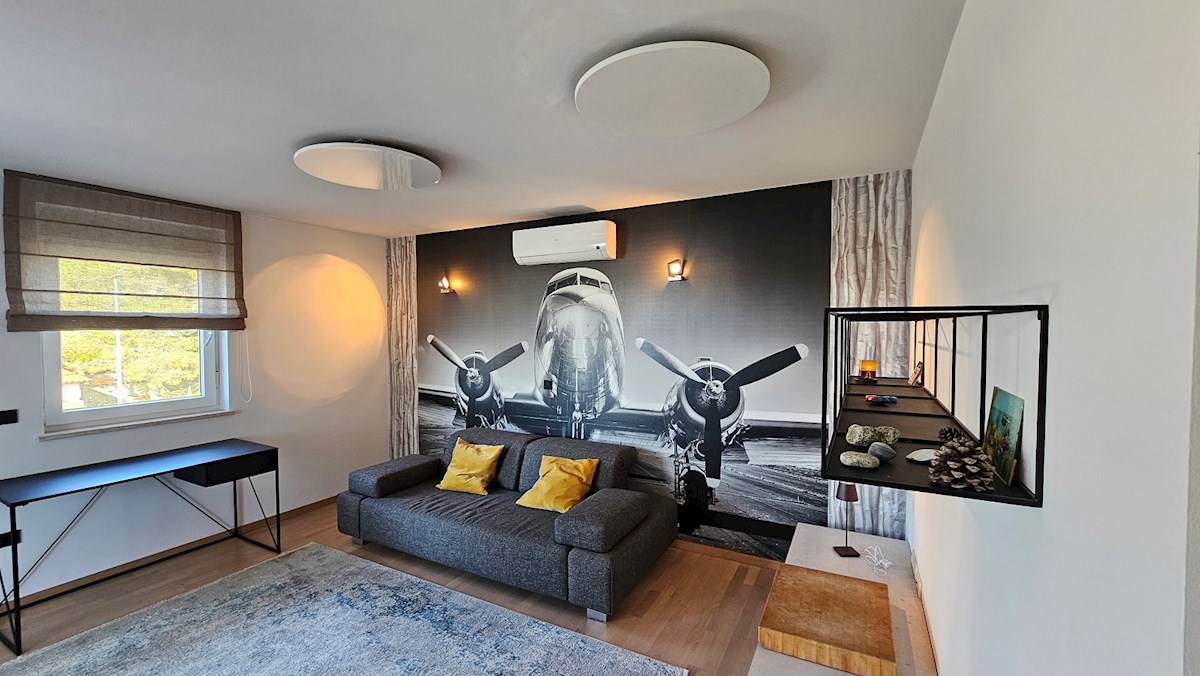 Immobili Istria, vendo appartamento con terrazzo sul tetto, Novigrad-Cittanova