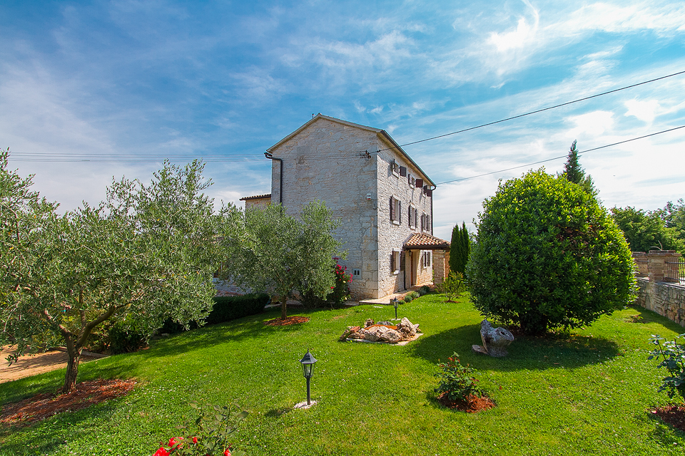 Immobili Istria, vendo casa di pietra, dintorni Poreč-Parenzo