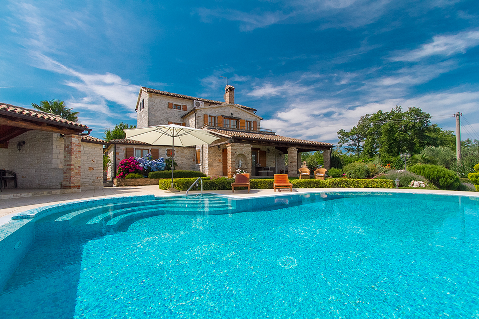 Immobili Istria, vendo casa di pietra, dintorni Poreč-Parenzo