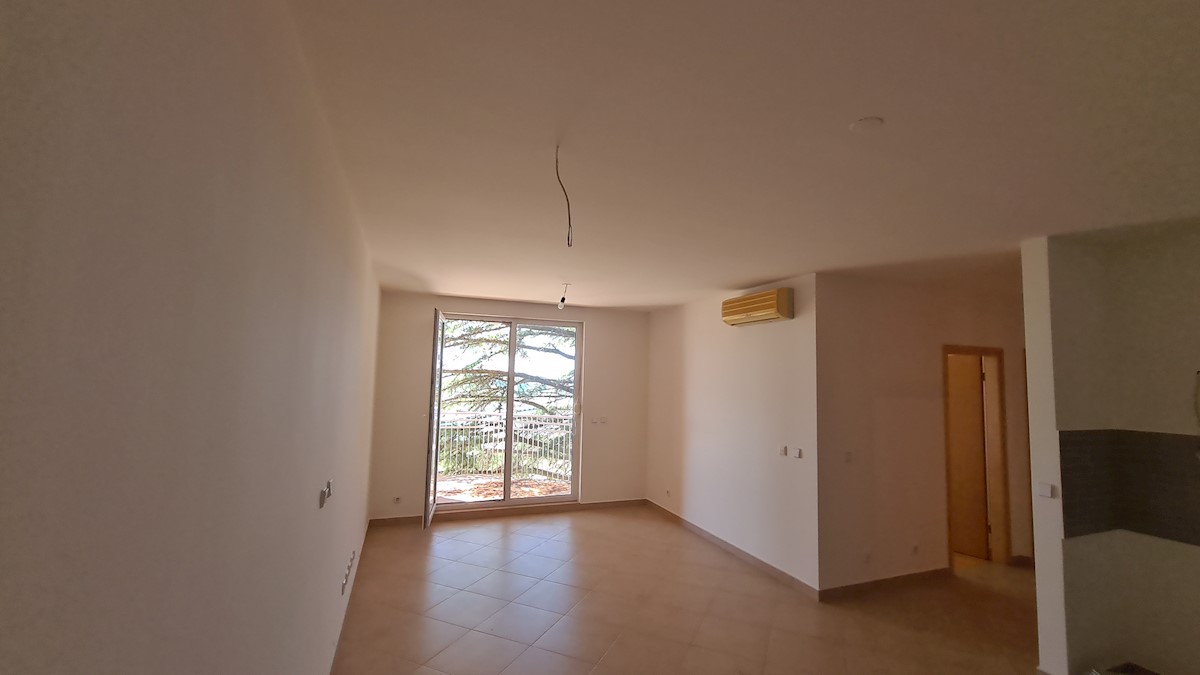 Immobili Istria, vendo appartamento, prima fila dal mare, Novigrad-Cittanova