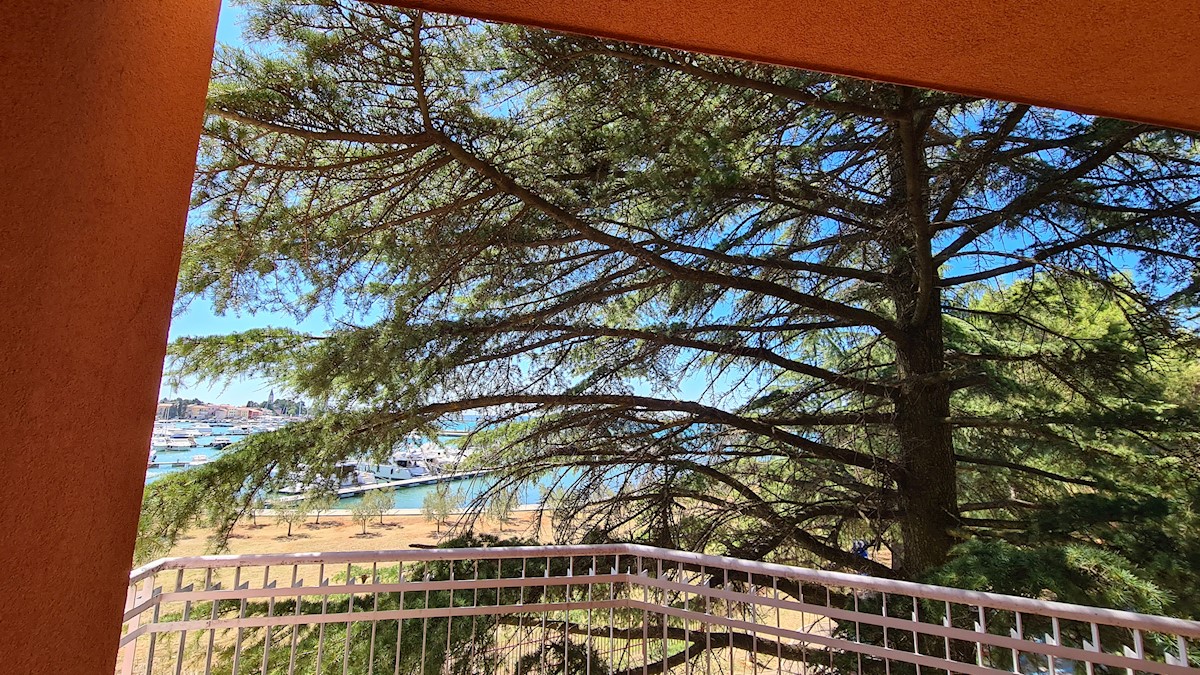 Immobili Istria, vendo appartamento, prima fila dal mare, Novigrad-Cittanova