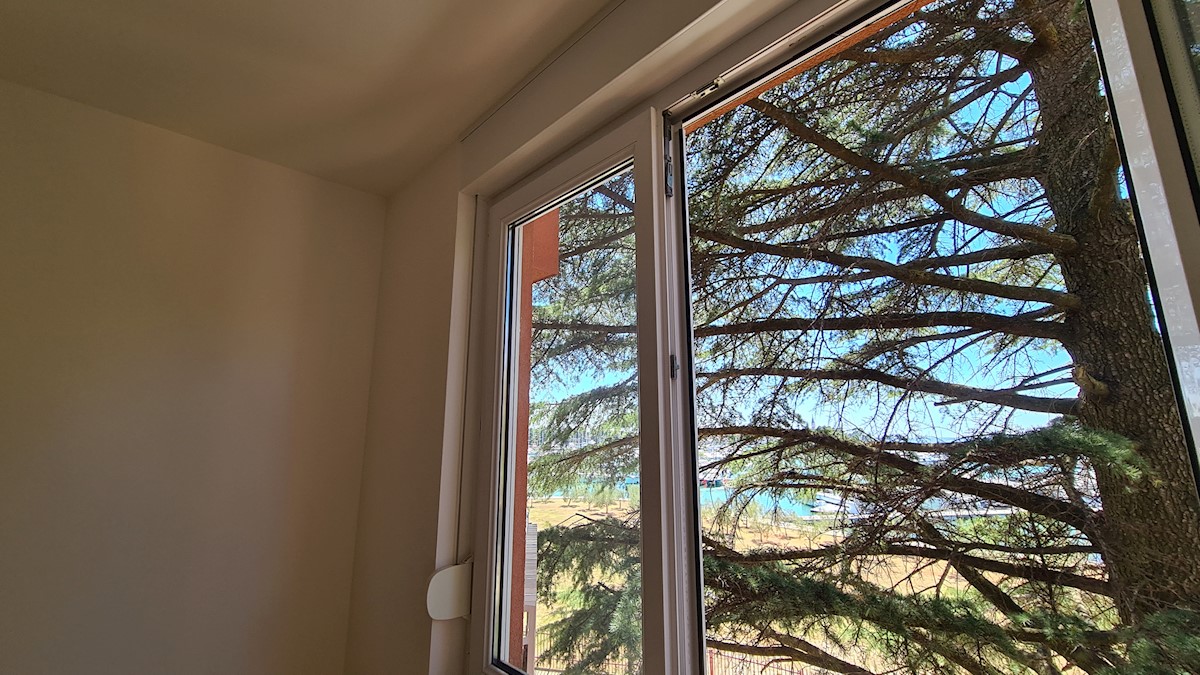 Immobili Istria, vendo appartamento, prima fila dal mare, Novigrad-Cittanova