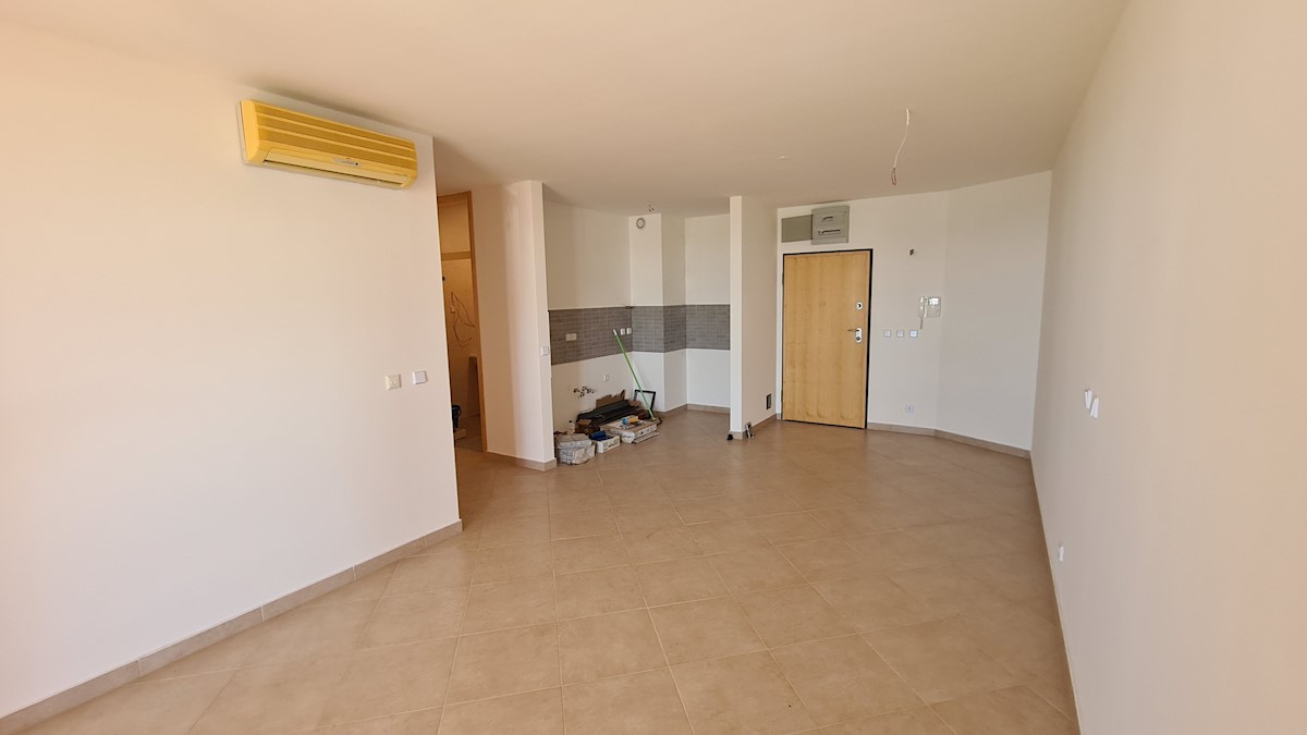 Immobili Istria, vendo appartamento, prima fila dal mare, Novigrad-Cittanova