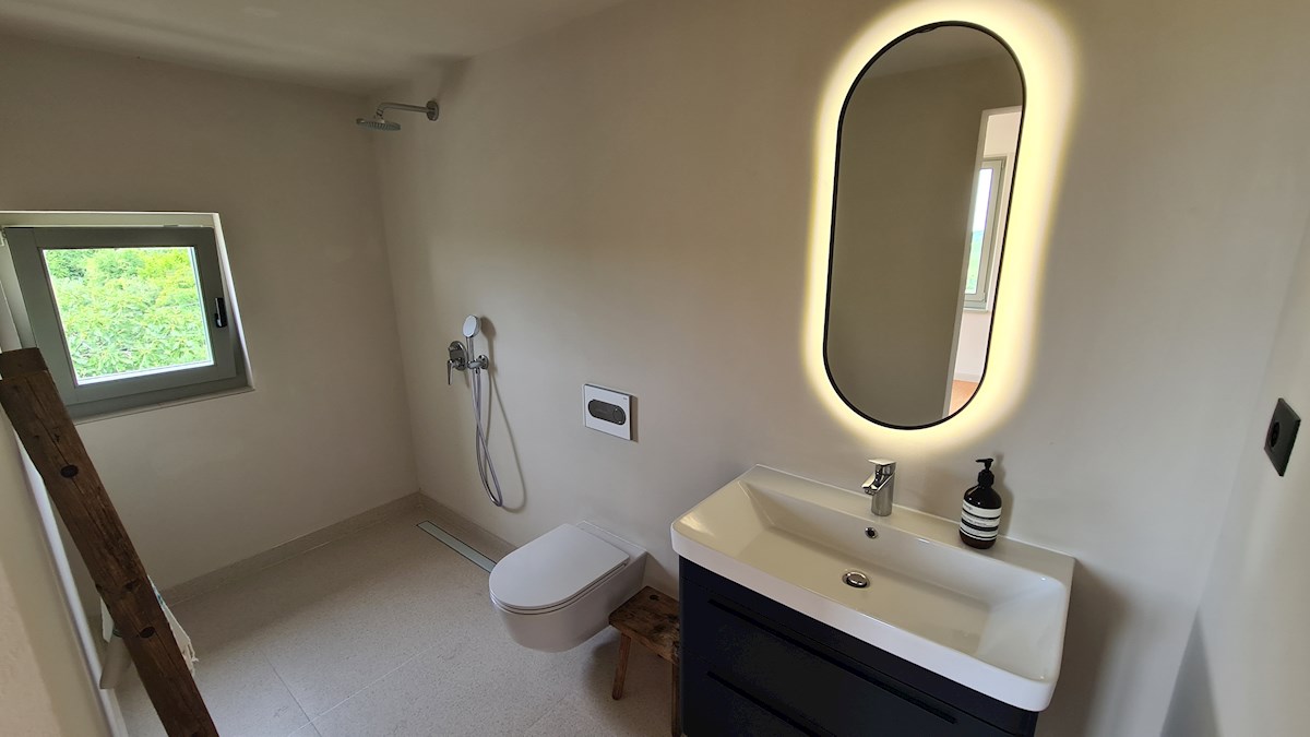 Immobili di lusso Istria, vendo casa di pietra, dintorni Buje-Buie