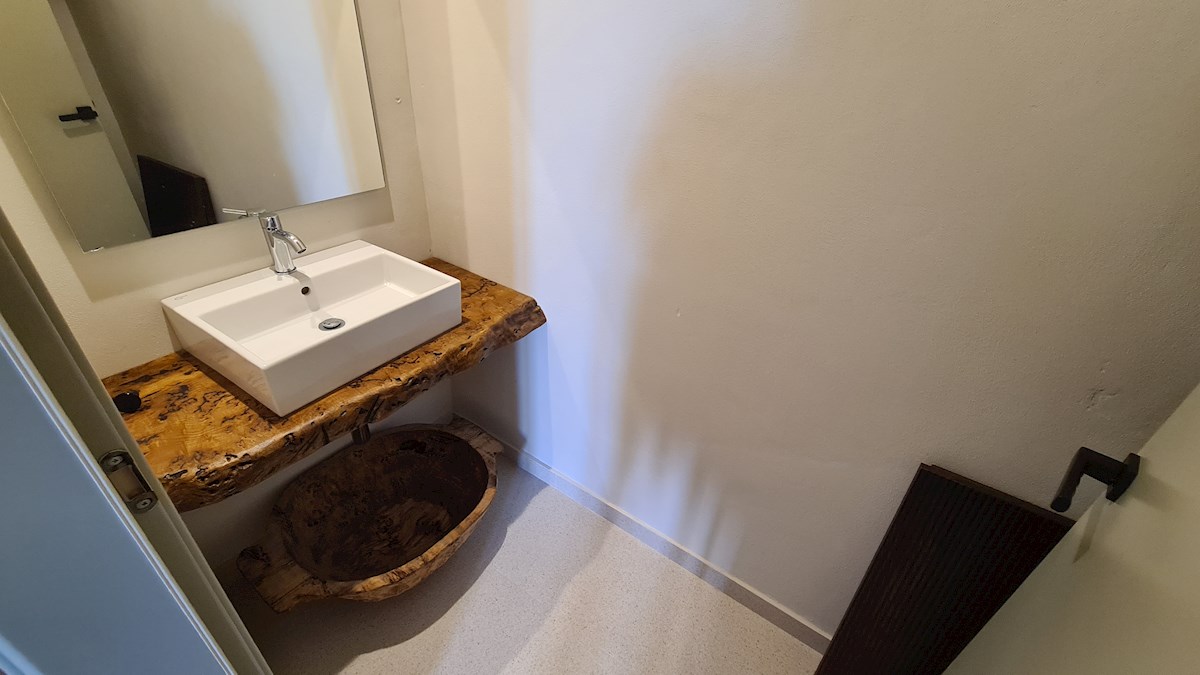 Immobili di lusso Istria, vendo casa di pietra, dintorni Buje-Buie