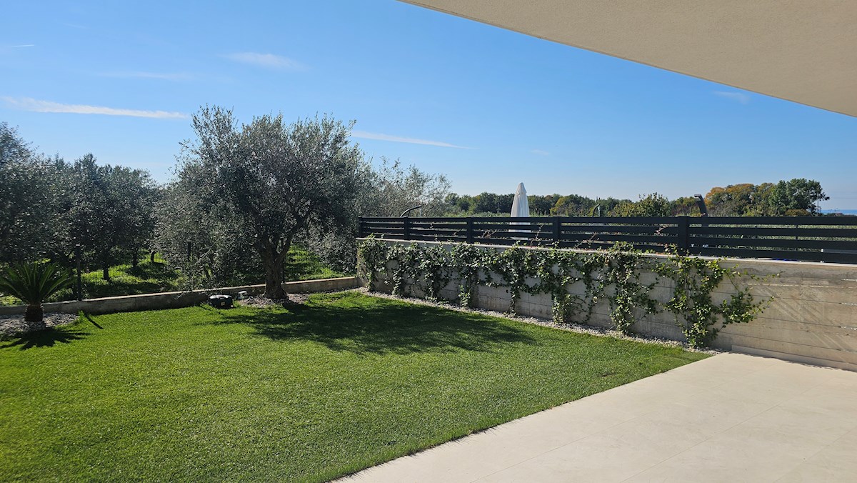 Immobili Istria, vendo appartamento al piano terra con vista mare, Novigrad-Cittanova