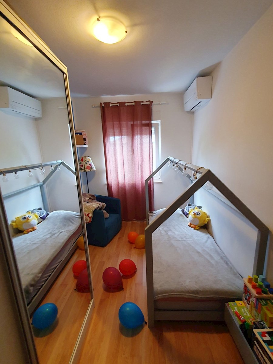 Immobili Istria, vendesi appartamento con giardino, Markovac, Višnjan