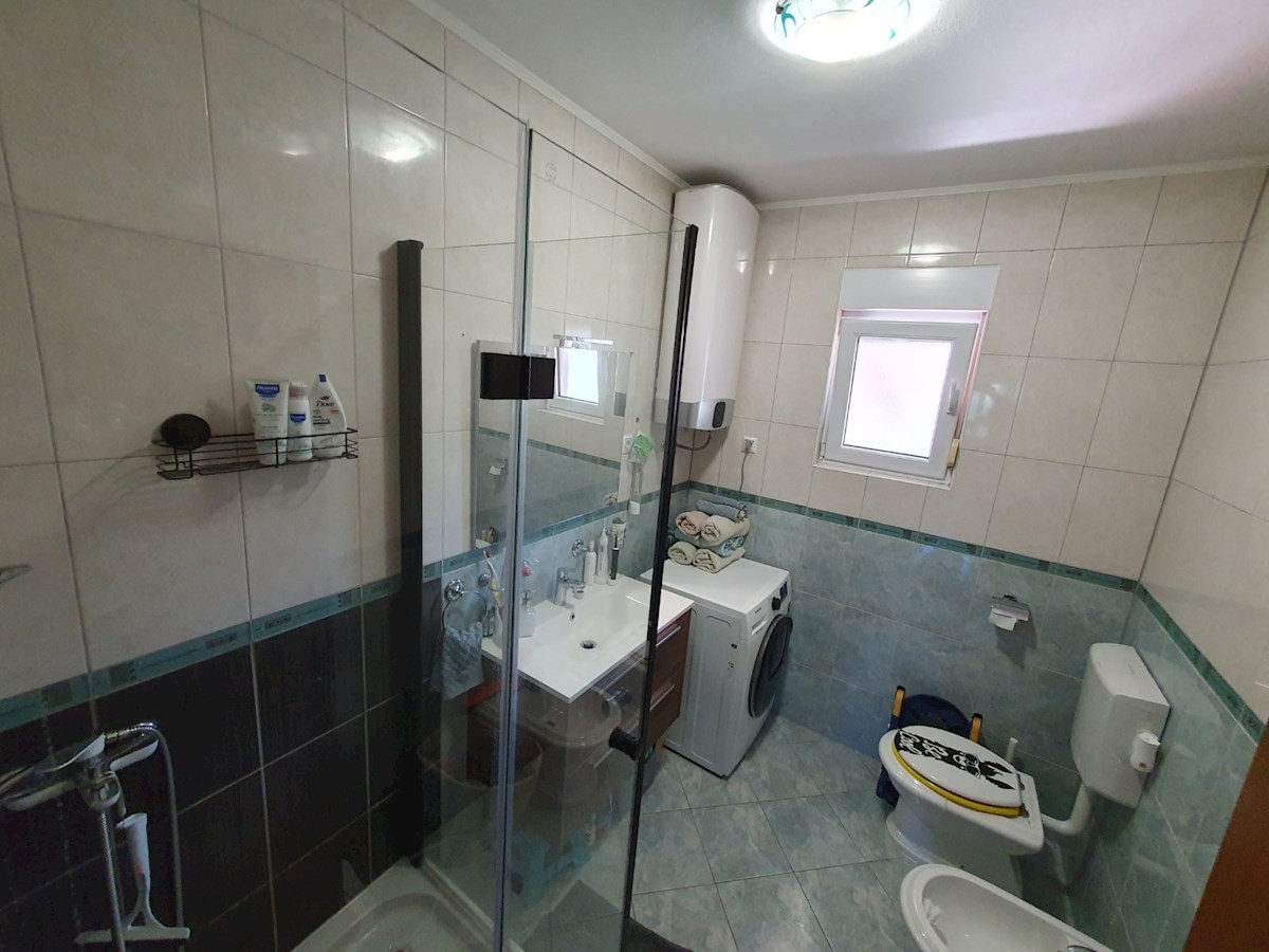 Immobili Istria, vendesi appartamento con giardino, Markovac, Višnjan