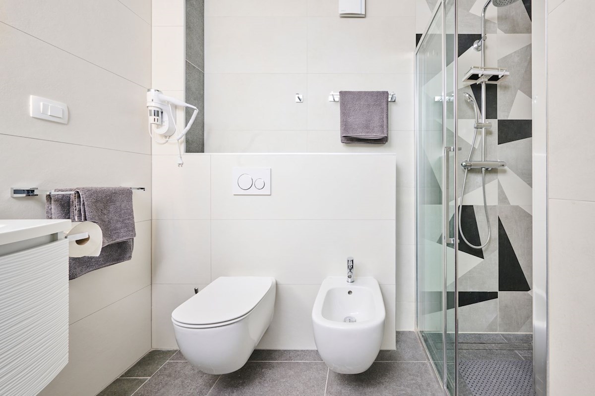 Immobili di lusso Istria, vendo appartamento prima fila dal mare, Umag-Umago