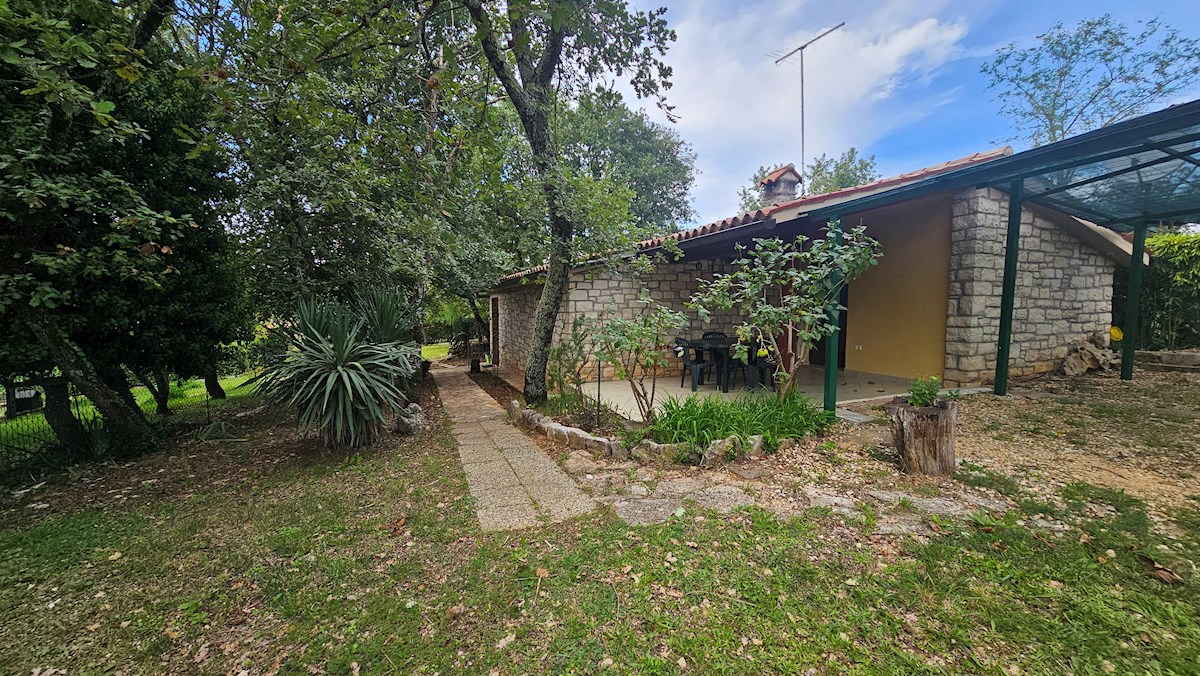 Casa a un piano immersa nella natura vicino a Grisignana