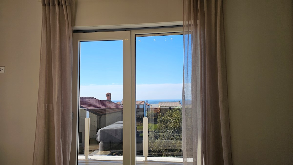 Casa bifamiliare in posizione tranquilla con splendida vista mare e piscina