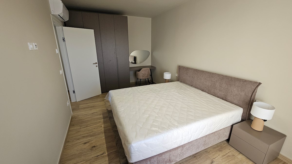 Casa bifamiliare in posizione tranquilla con splendida vista mare e piscina