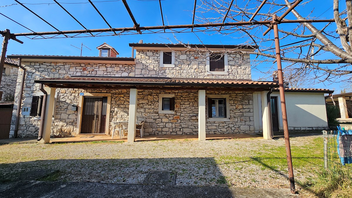 Immobiliare Istria, casa in pietra in vendita, vicino a Umago