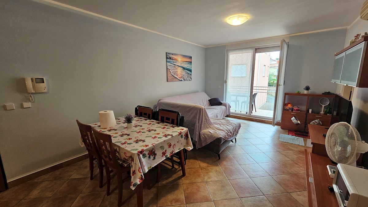 Immobili Istria, vendo appartamento, prima fila dal mare, Novigrad-Cittanova