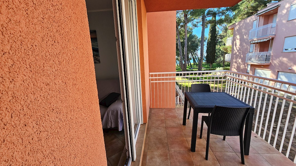 Immobili Istria, vendo appartamento, prima fila dal mare, Novigrad-Cittanova