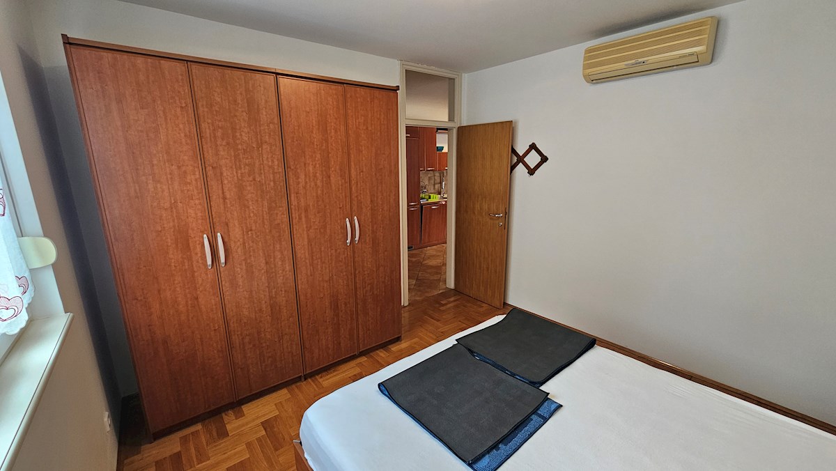 Immobili Istria, vendo appartamento, prima fila dal mare, Novigrad-Cittanova