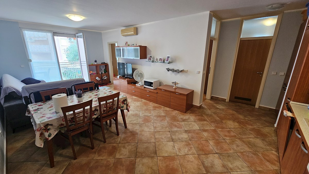 Immobili Istria, vendo appartamento, prima fila dal mare, Novigrad-Cittanova