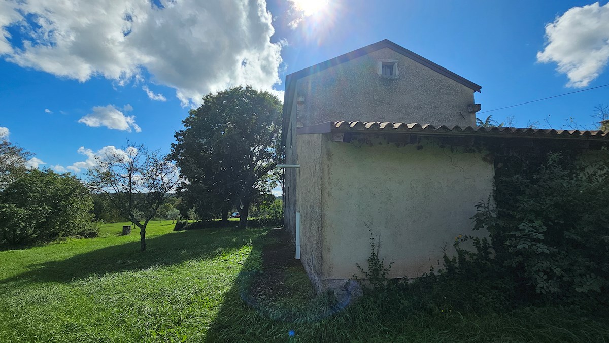 Autentica Stanzia Istriana con Due Case in Pietra e Vista sulla Natura