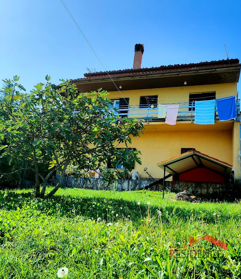 Pazin, casa con bellissima vista sul Monte Učka