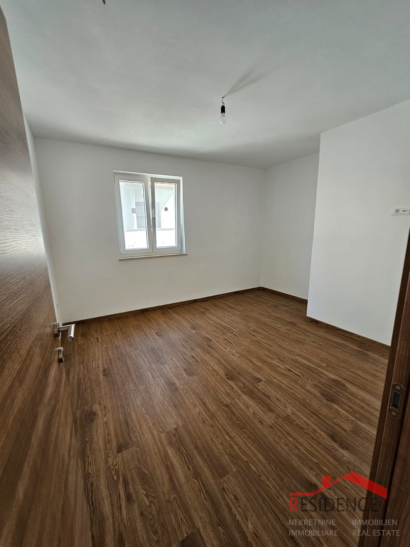 Banjole, una casa con tre appartamenti e vista mare
