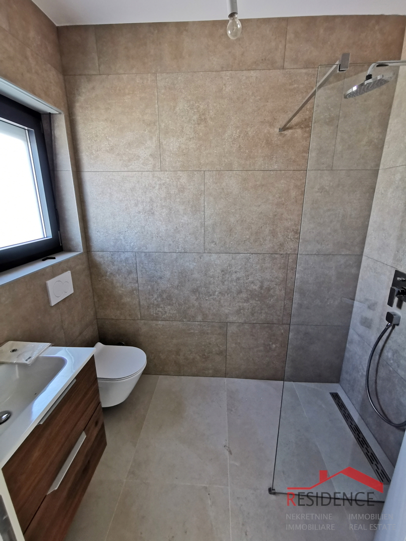 Medolino, nuovo edificio, appartamento, 2° piano, 3 camere da letto