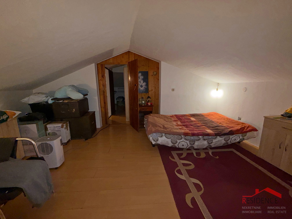 Pola, Veli Vrh, casa